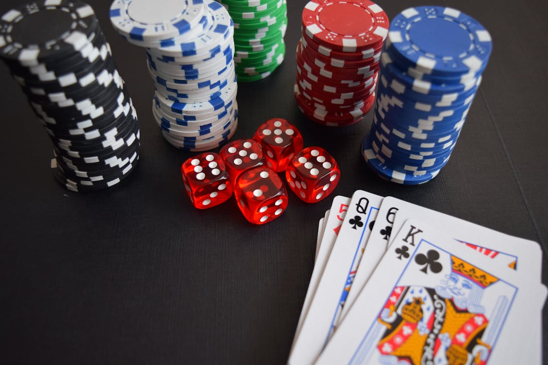 5 Strategies to Enhance Your Skills in Online Poker